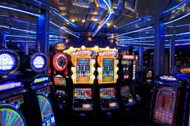 Real-time chat and dealer interaction